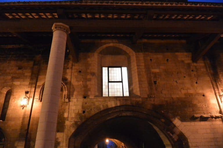 Guardiagrele, Santa Maria Maggiore – window above the street, Nov.2017 (Abruzzo)