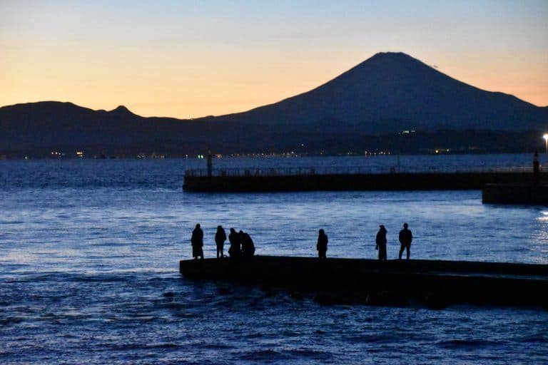 Enoshima – Mt.Fuji and people, Jan.2018 (Enoshima)