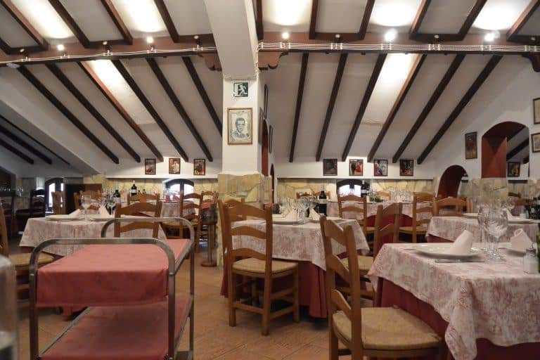 Antequera, Restaurante Plaza de Toros – interior, Feb.2018 (Antequera) (Andalucia)