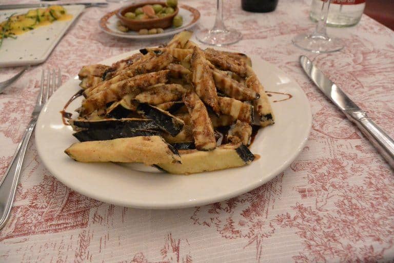 Antequera, Restaurante Plaza de Toros – aubergine, Feb.2018 (Antequera) (Andalucia)