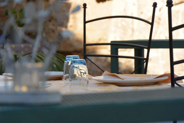 Marbella – outside table, Feb.2018 (Marbella) (Andalucia)