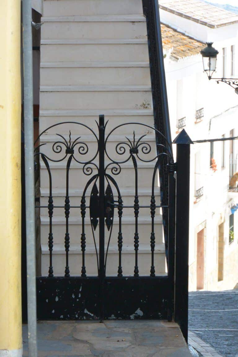 Casares – gate, Feb.2018 (Casares) (Andalucia)