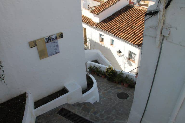 Casares – face on the wall, Feb.2018 (Casares) (Andalucia)