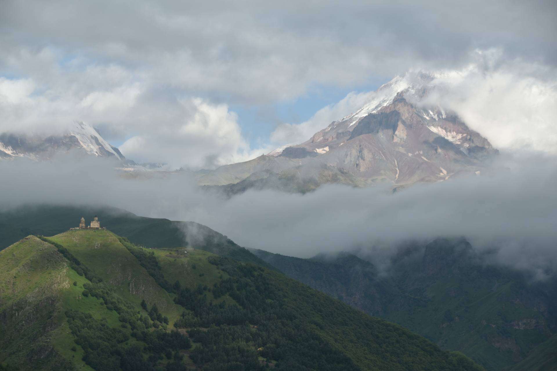 The Chic Hotel and the Dinner in Kazbegi