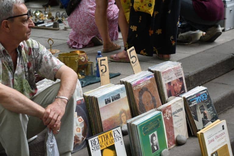 El mercadillo que vende ‘Grandes CDs’