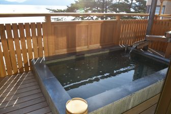 Japan-Akita-Ryokan-private bath-open air