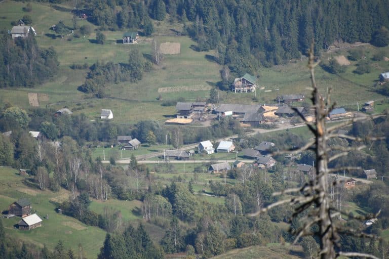 Carpathian Mountains (30) (Montes Cárpatos)