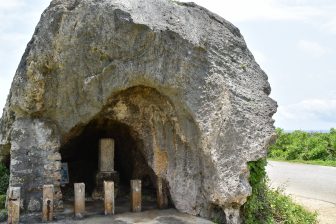 Japan-Miyakojima-Higashi Hennazaki-rock-grave of Mamuya