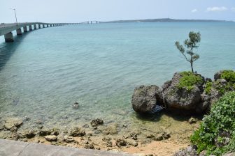 日本　宮古島　伊良部島　伊良部大橋　宮古島側の景色