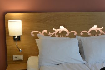 Norway-Oslo-Hotell Bondeheimen-room-bed