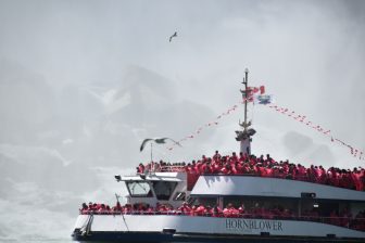Canada-Niagara-Niagara Falls-boat-people in red