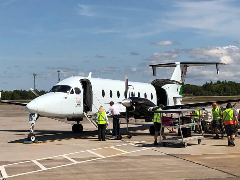 カナダ　プリンス・エドワード島　空港　プロペラ機