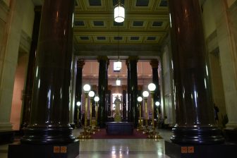 Canada-Montreal-Bank-of-Montreal-interno