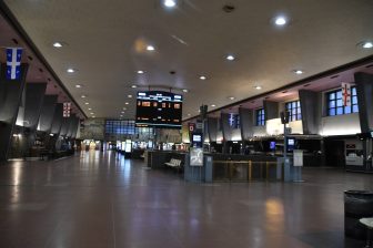 カナダ　モントリオールの地下街から中央駅の構内へ