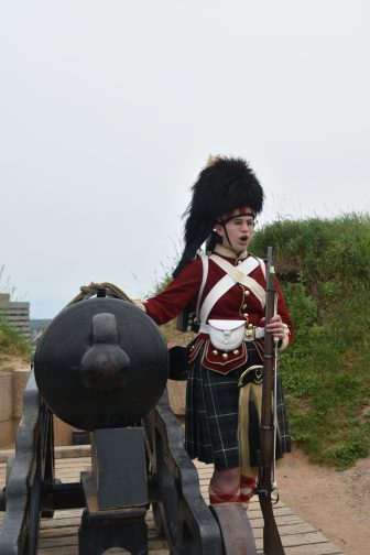 Canada-Halifax-Citadel-soldier-female-guide-cannon