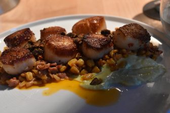 Canada-Halifax-restaurant-Little Fish Oyster Bar-scallop