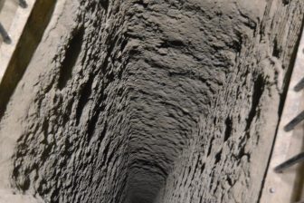 イタリア　ウンブリア州　オルヴィエート　地下室　井戸