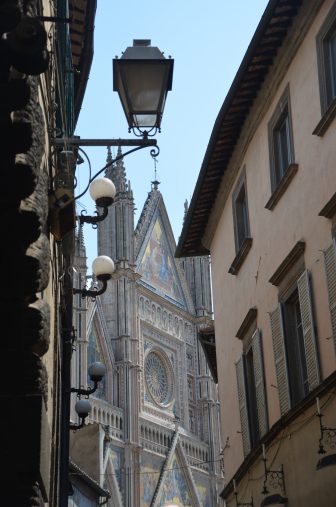 Italia-Umbria-Orvieto-cattedrale-palazzi