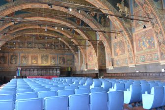 Italy-Umbria-Perugia-Palazzo dei Priori-Sala dei Notari-seats-blue