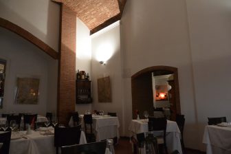 Italia-Umbria-Perugia-ristorante-La-Taverna-interno