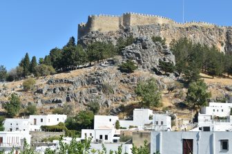 Greece-Rhodes-Lindos-Acropolis-wall-white houses