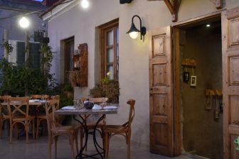 Greece-Rhodes-Rhodes Town-old town-restaurant-Ta Kardasia-rooftop terrace-tables