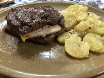 スペイン　サラゴサ　レストラン　El Fuelle　肉料理