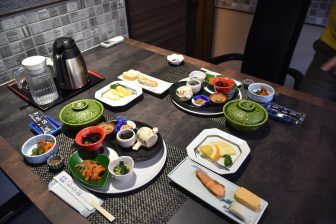 Japan-Kyushu-Oita-Beppu-Kannawa Onsen-ryokan-Sansui Kan-breakfast