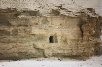 China-Dunhuang-Magao Caves-hole