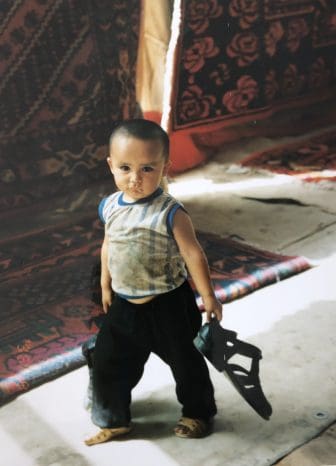 China-Turpan-bazaar-boy