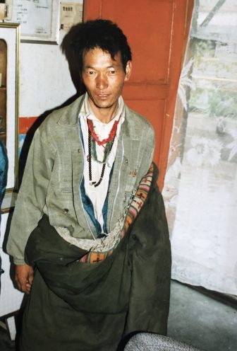 China-Gansu-Xiahe-restaurant-a Tibetan man