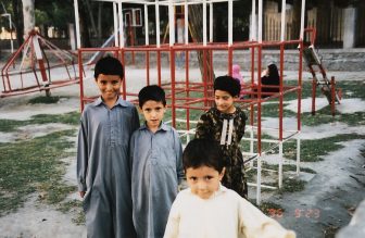 Pakistan-Gilgit-park-children