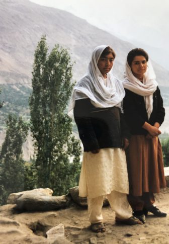 Pakistan-Karimabad-studentesse