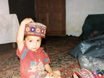 Pakistan-Karimabad-home-girl-hat