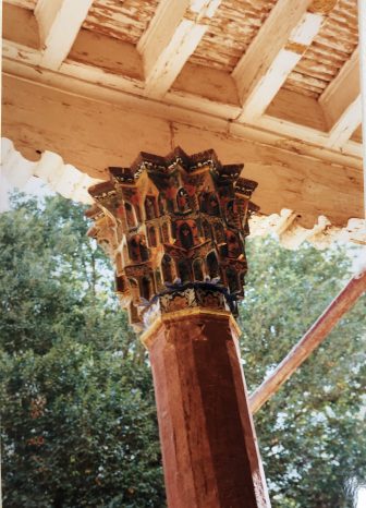 China-Kashgar-Afaq Khoja Mausoleum-pillar-decoration