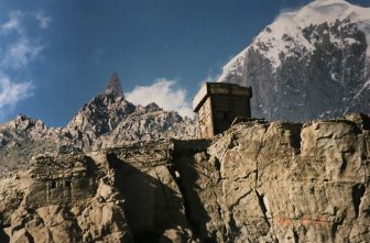 Pakistan-from Sust to Karimabad-Karakorum Highway-Altit Fort