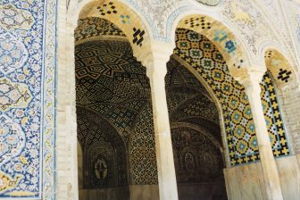 イラン　テヘラン観光の目玉の一つ、民族学博物館のゴレスターン宮殿