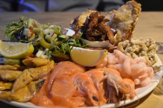 England-Cornwall-Looe-restaurant-Old Sail Loft-seafood platter