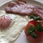 England-Cornwall-Looe-Old Bridge House-breakfast-bacon-egg-tomato