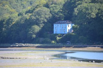 England-Cornwall-Looe-Looe River-upper river-house