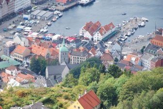 Monte-Floyen-vistas-ciudad-Bergen-Noruega