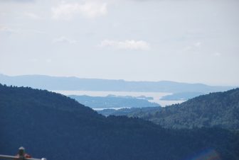 ノルウェー　ベルゲン　フロイエン山　遠景　フィヨルド