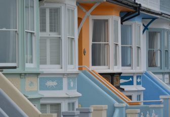 England-Whitstable-houses-windows-colours