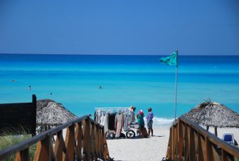 キューバのバラデーロのビーチ