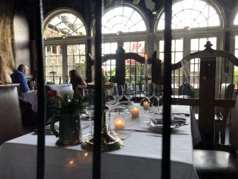 dentro il ristorante Witchery