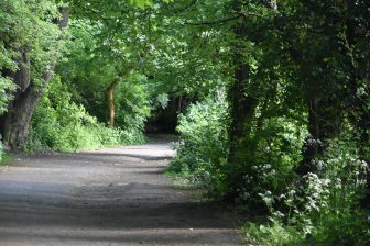 the path along the river in Cramond