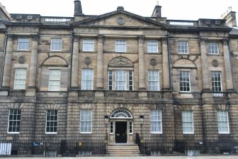 Bute House nella citta' nuova visto dall'autobus di Edimburgo