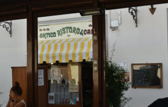 the outside view of the Florentine restaurant, Antico Ristoro di Cambi