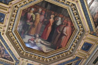 ヴェッキオ宮殿の天井画の一つ