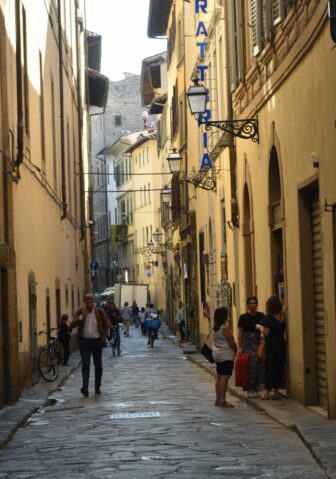 散歩が楽しいフィレンツェの通り